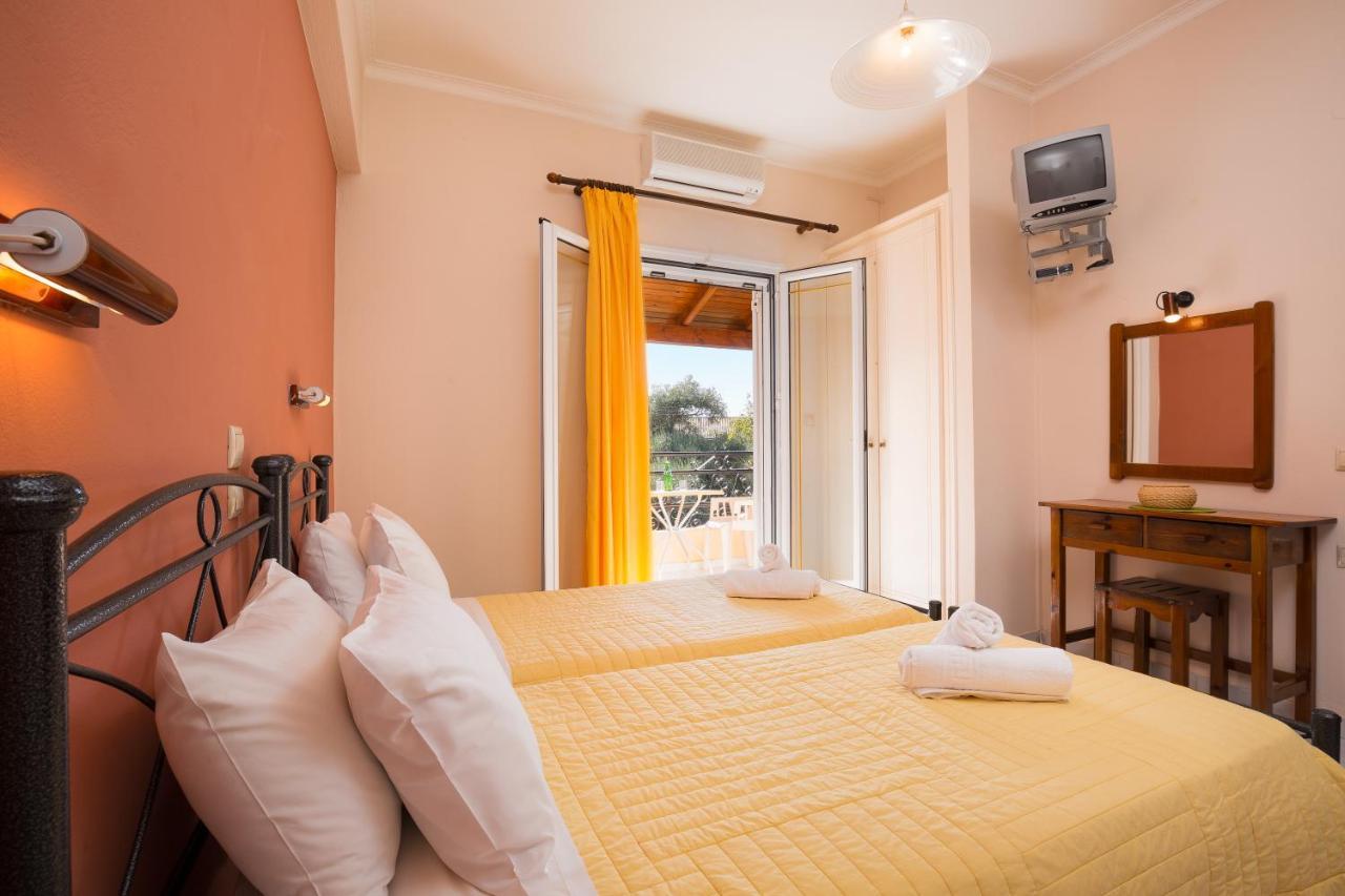 Odysseus Apartments By Hotelius Agios Gordios  Dış mekan fotoğraf